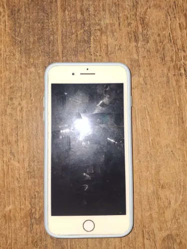 IPhone em ótimo estado.