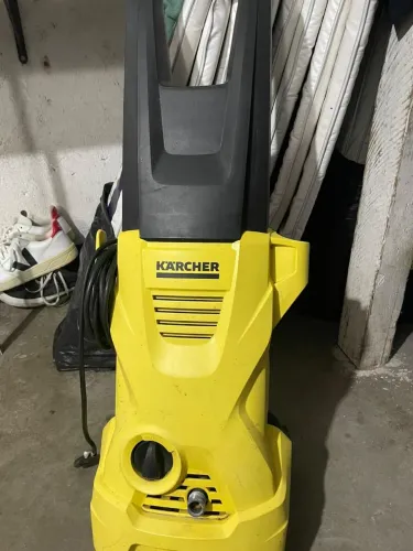 Lavadora de alta pressão marca Karcher k2
