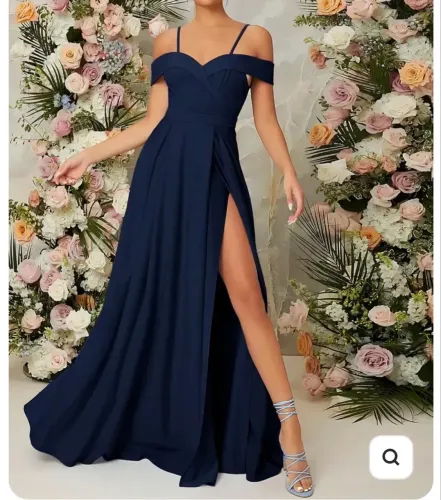 Vestido Longo de Festa Azul Marinho Com Alças Finas e Fenda Alta