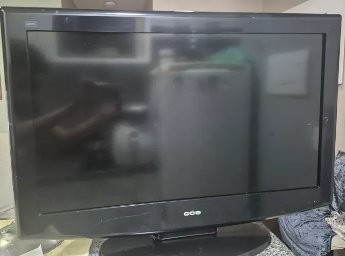 TV LCD CCE 32'" 