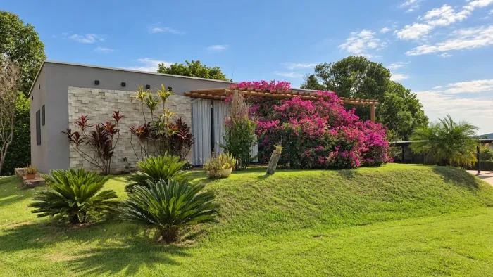 Casa em condomínio - linda chácara