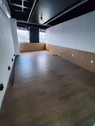 Times empresarial, Alugo Sala 36 m² pronta planejada, com 2 ar condicionados, lavabo