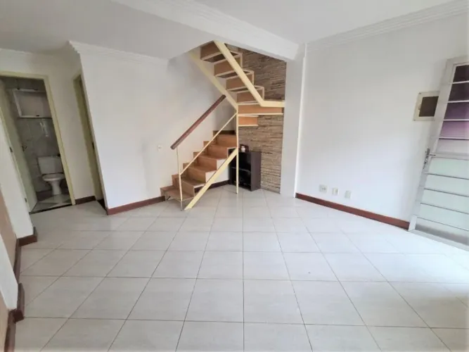 Casa com 2 quartos para alugar, 60 m² por R$ 2.314/mês - Moqueta - Nova Iguaçu/RJ