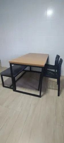 Mesa com banco