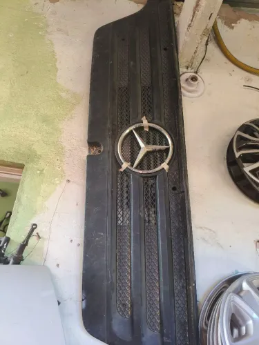 Grade frontal Mercedes benz 