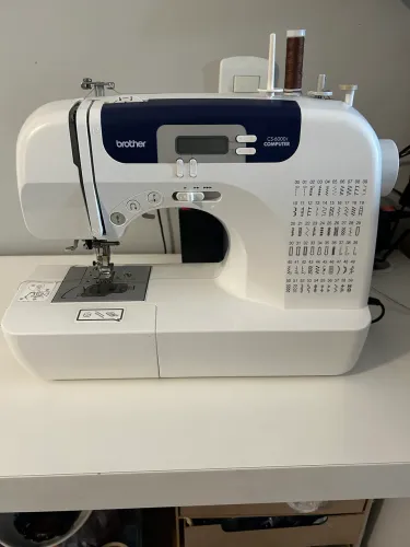 Máquina de costura Brother CS - 6000i