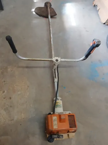 ROÇADEIRA COSTAL STIHL FS220