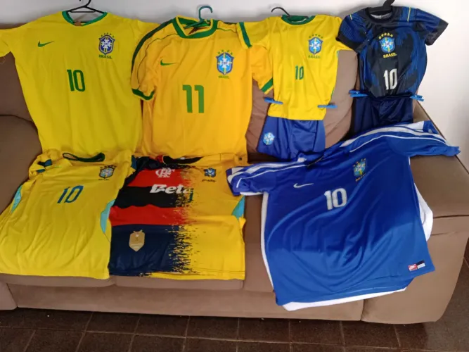 Vendo camisas do Brasil de primeira e segunda linha conjuntinhos de crianças também 