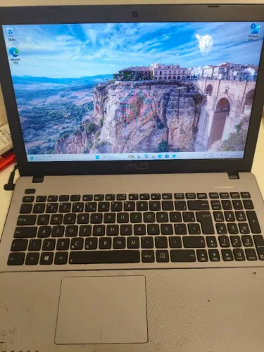 Notebook Asus X550-L usado
