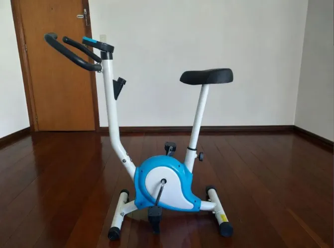 Bicicleta Ergométrica Vertical Residencial Fitness - Azul e Branca