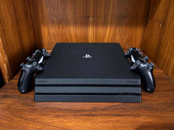 PLAYSTATION 4 PRO 1 TB