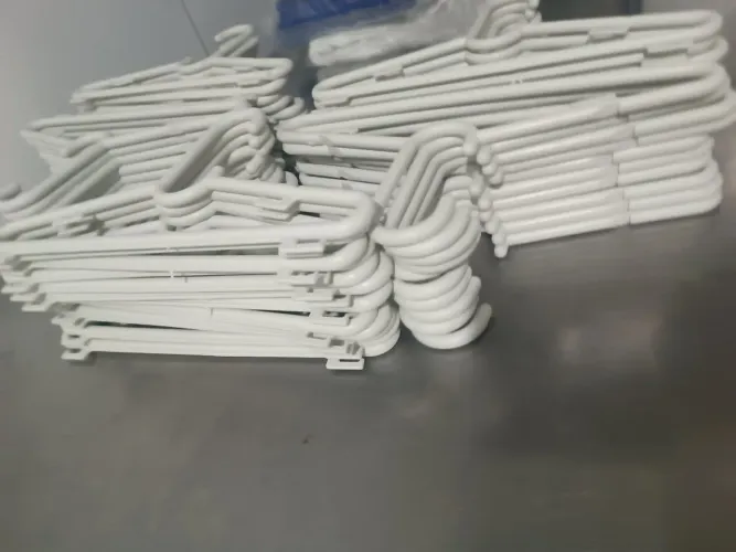 Cabides plásticos infantil