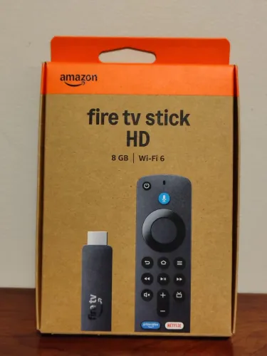 Fire Stick (Amazon FIRE TV STICK) HD / 8GB WI-FI 6 - LACRADO!