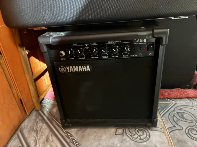 Cubo de guitarra/ guitarra tagima / pedaleira