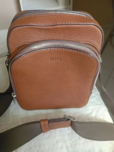 Bolsa em couro Hugo Boss original