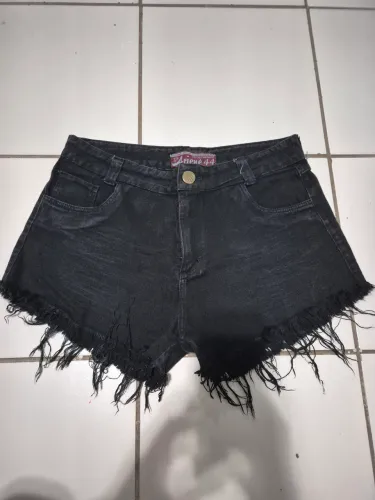 Short black jeans