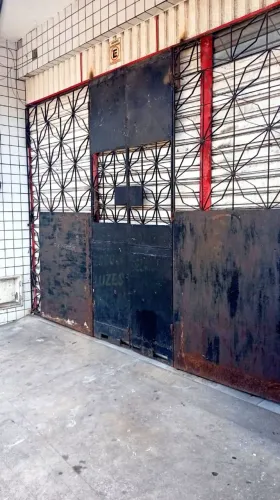 Aluga-se Ponto Comercial Espaçoso na Rua Cruzeiro do Sul, 986