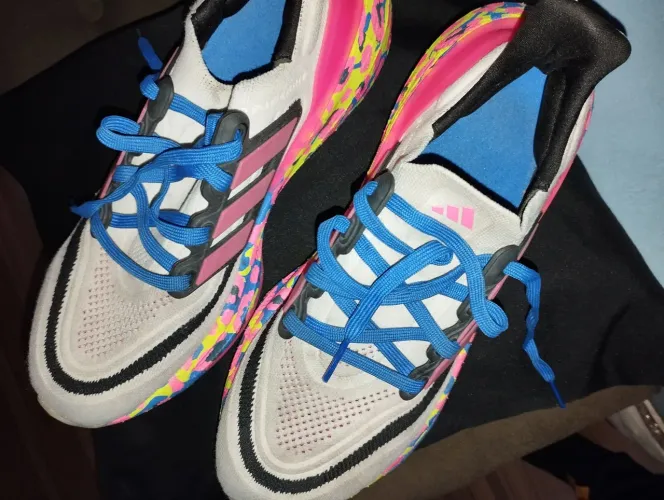Tênis Adidas 
