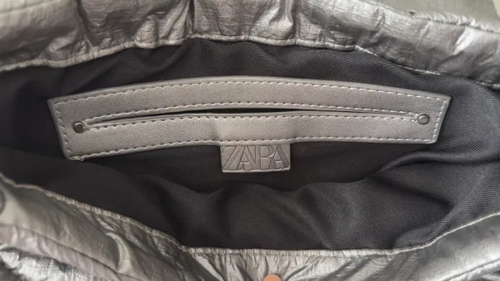 Bolsa Original Zara Metalizada Acolchoada com corrente