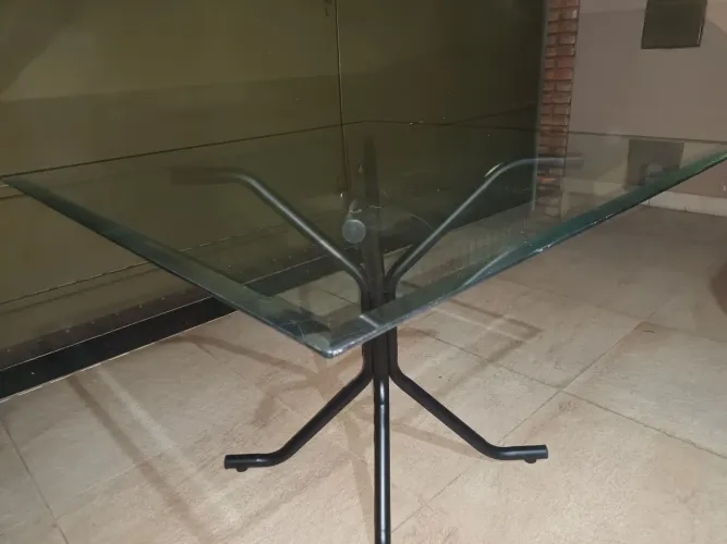 Mesa tampo de Vidro