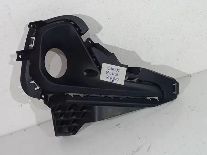 Moldura Farol Milha Onix Plus 2020 C/ Furo Dir/ Esq ( CADA )