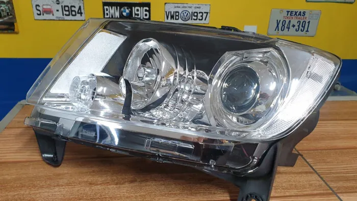 Farol Cherokee 2011 2012 2013 ( Novo Original )