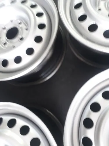 Rodas furacão 4x100 com pneus meia vida 14 apenas 860