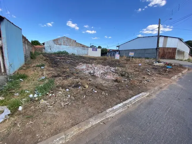 Excelente lote de esquina no Garavelo