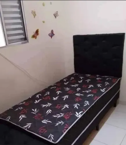 Cama solteiro com cabeceira