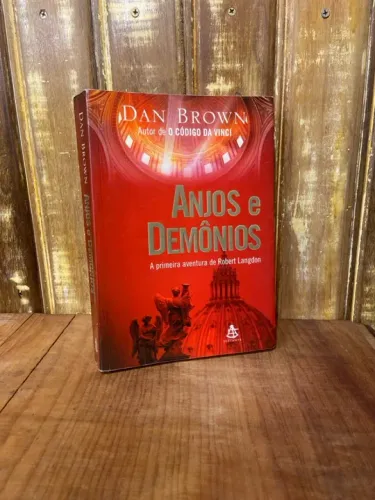 Livro Anjos e Demônios - Dan Brown