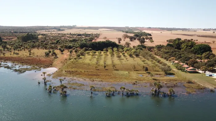 Chácara de 25 mil metros na Lagoa Formosa Planaltina de Goiás.