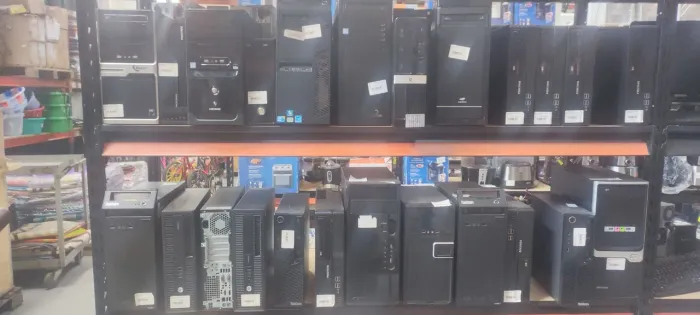 COMPUTADORES COMPLETOS APARTIR R$ 450,00 SO CPU 250,00