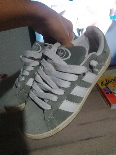 Adidas campus