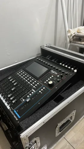 Mesa digital Digilive 16 Studiomaster