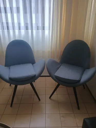 Duas cadeiras/poltronas conchas