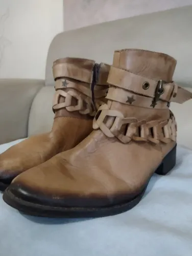 Bota em couro