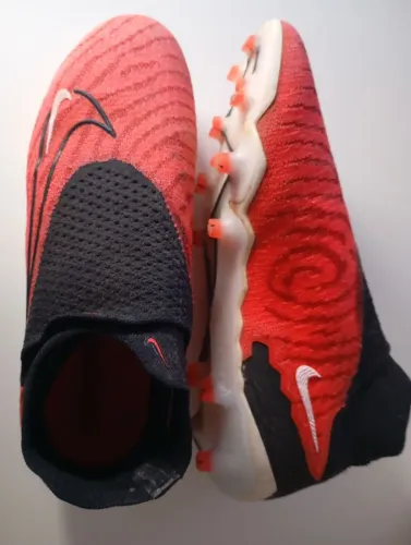 Chuteiras Nike Phantom GT2