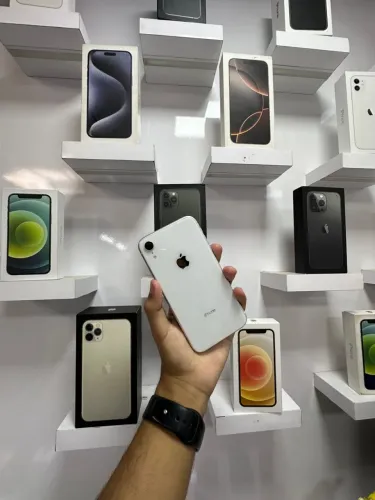 iPhone XR Branco - 64GB  