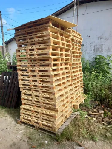 Paletes para serviço de marcenaria e gerais