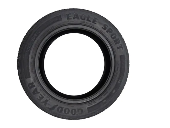 Pneu 185/60/r15 Goodyear  Eagle Sport