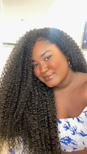 Aplicação/ manutenção e colocação mega hair