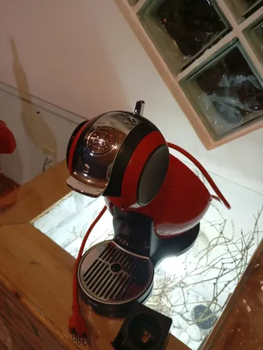 Cafeteira Dolce Gusto (Retirar peças)