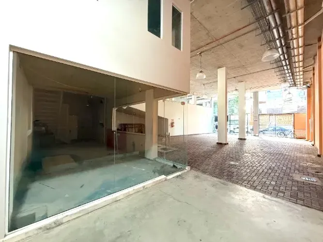 Alugo Loja Comercial na Praia da Costa com 60m² + 130m² de Estacionamento - R$ 19.500,00