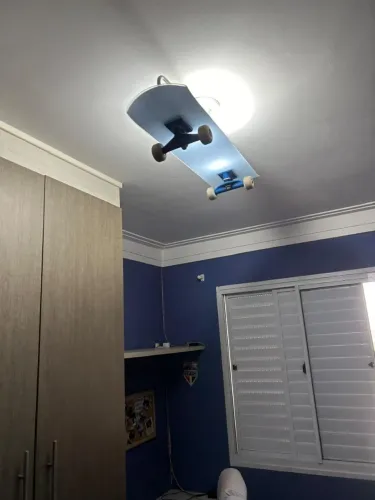 Luminária de Skate - Iluminação Criativa e Moderna
