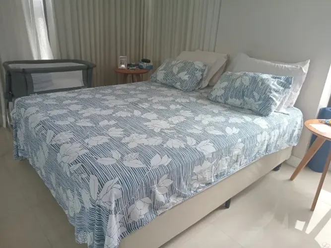 Cama Queen Simmons com box