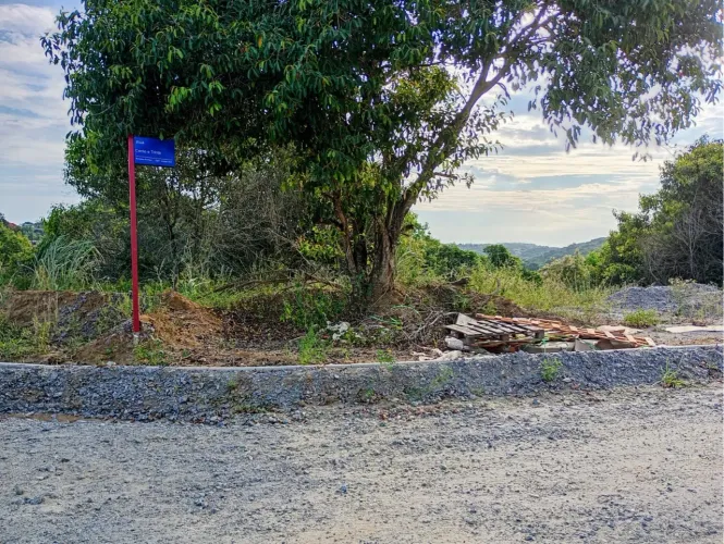 Terreno em Maricá c/ 550m2 Jardim Balneário Bambuí próximo da Lagoa