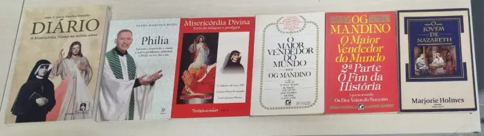 Vendo Cj c/5 Livros temas religiosos -Somente venda
