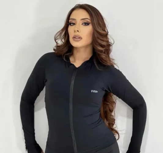 Jaqueta UV50+ Feminina Preta - Perfeita para Esportes