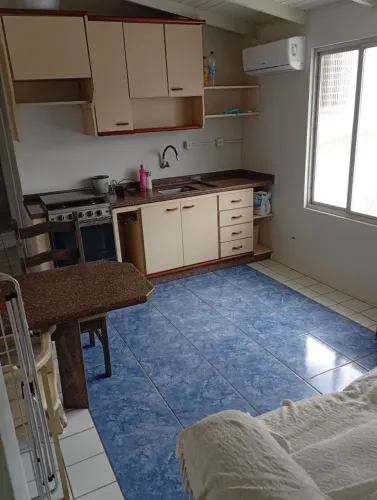 Alugo apartamento para mulheres