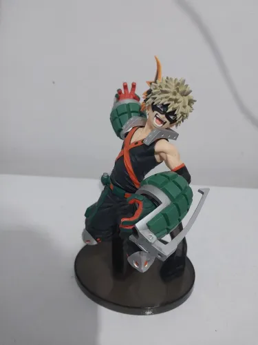 Miniatura Katsuki Bakugo My Hero Academia em ótimo estado